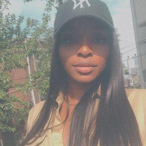 Meet your Posher, Olivia